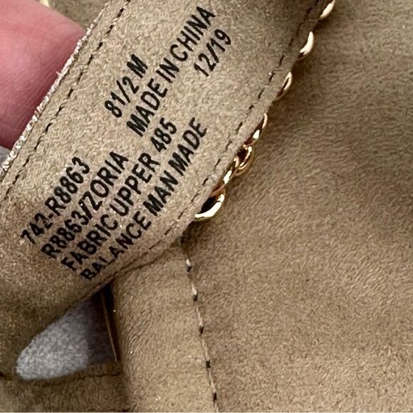 Rialto Women’s Metallic Gold Sandals Size 8.5 EUC - Picture 6 of 8